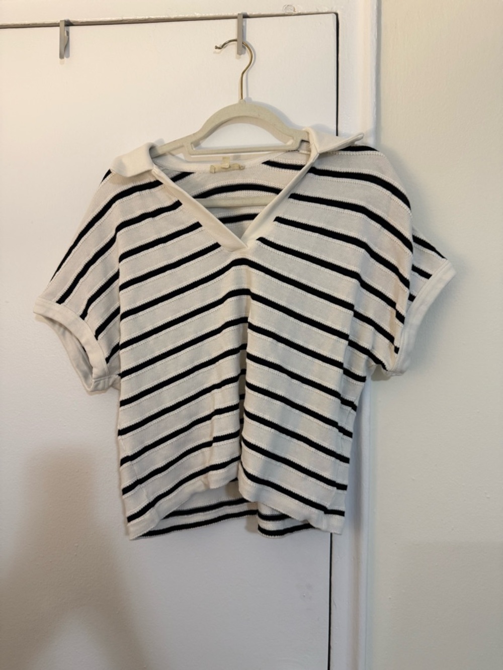 Madewell White & Black Striped V-Neck Collared Knit Top